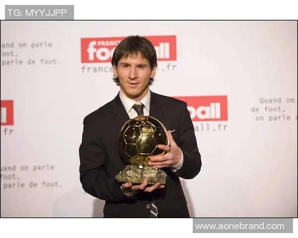 美国昔日足球明星的辉煌历程与影响力探讨 美国昔日足球明星的辉煌历程与影响力探讨