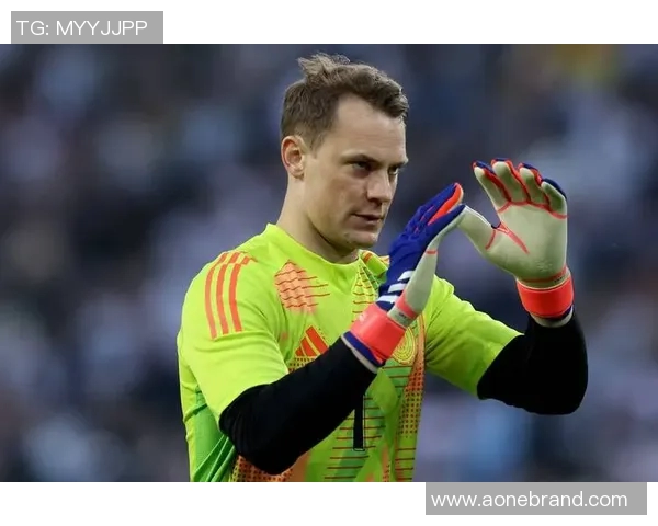 诺伊尔足球明星的传奇之路与辉煌成就解析 诺伊尔足球明星的传奇之路与辉煌成就解析